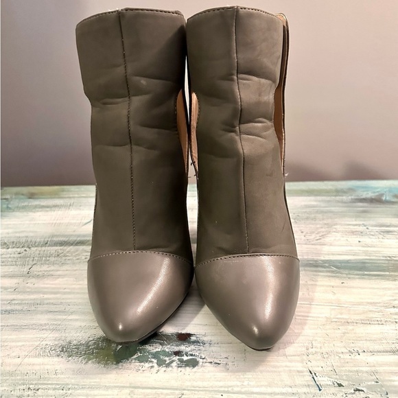 IZABELLA Rue Ankle Boots - Picture 3 of 10